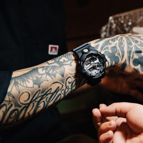 gshock ga-710-1adr